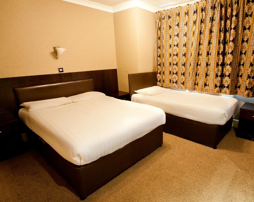Rossmore Hotel Ilford Bagian luar foto
