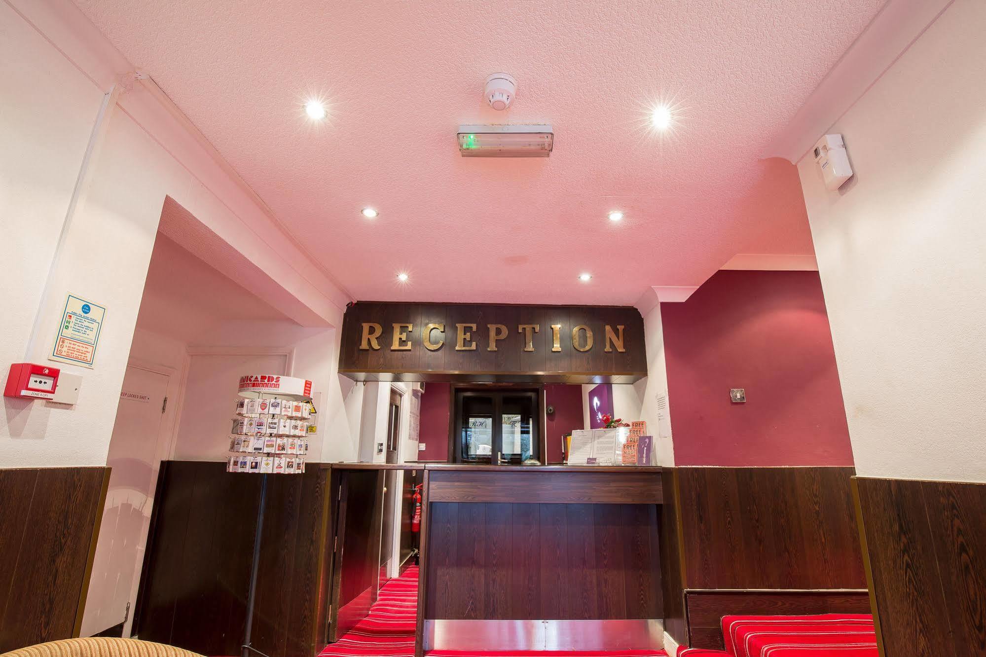 Rossmore Hotel Ilford Bagian luar foto